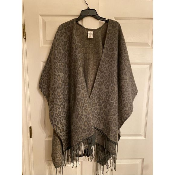 Woolrich Open Front Sleeveless Leopard Print Shawl Frail Hem, Gray One Size - Picture 2 of 7